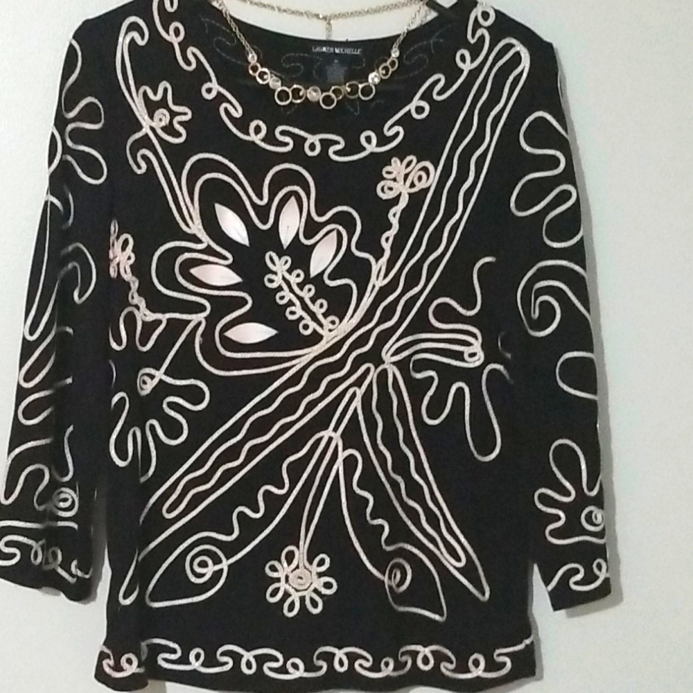 Lauren Michelle Size Medium statement blouse